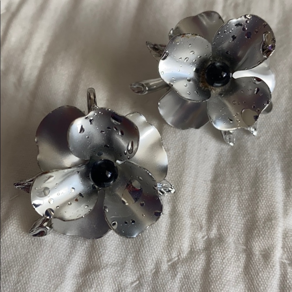FREE with purchase **Vintage 70’s Clip-ons